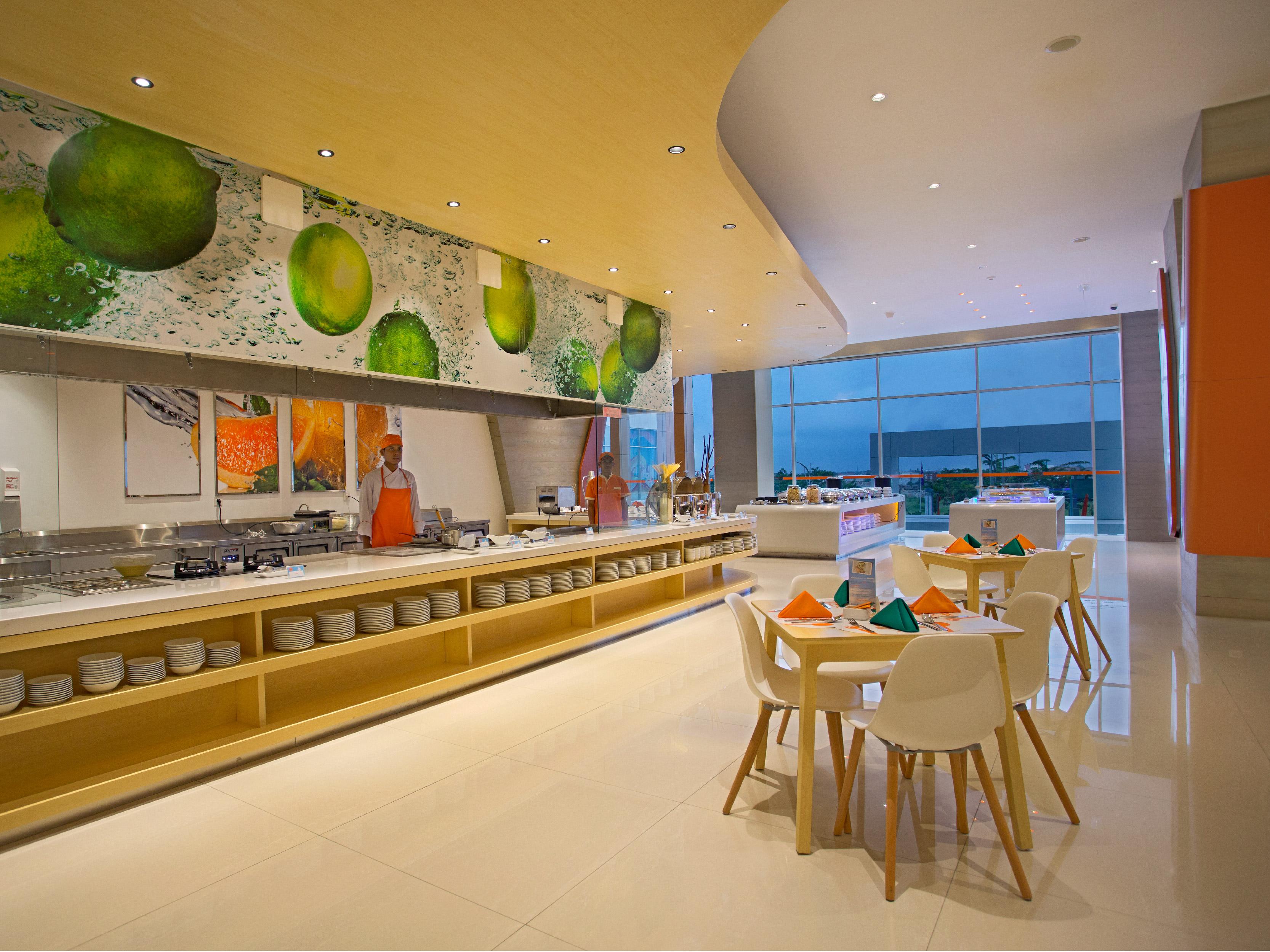 Harris Hotel & Conventions Bekasi Exterior photo