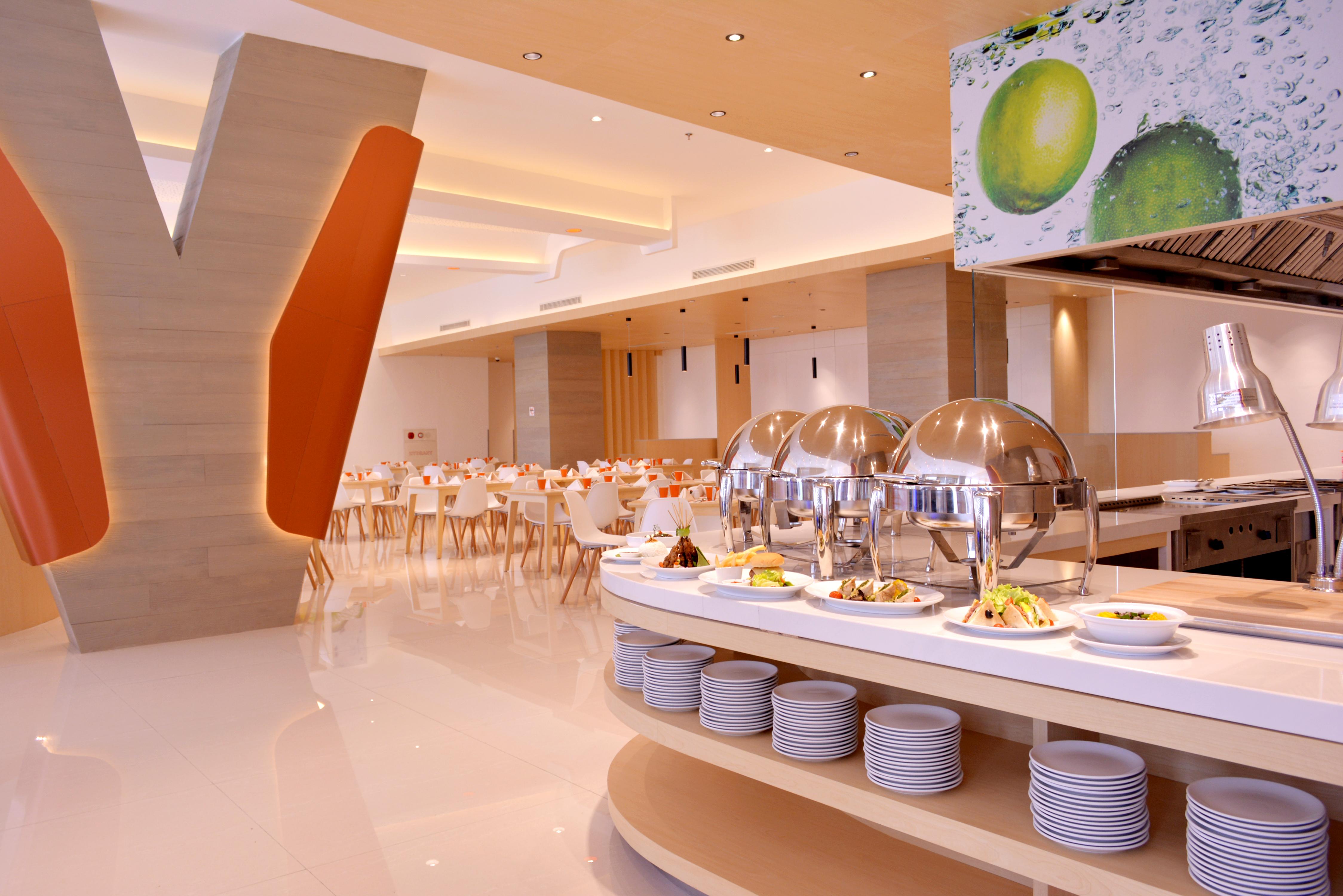 Harris Hotel & Conventions Bekasi Exterior photo