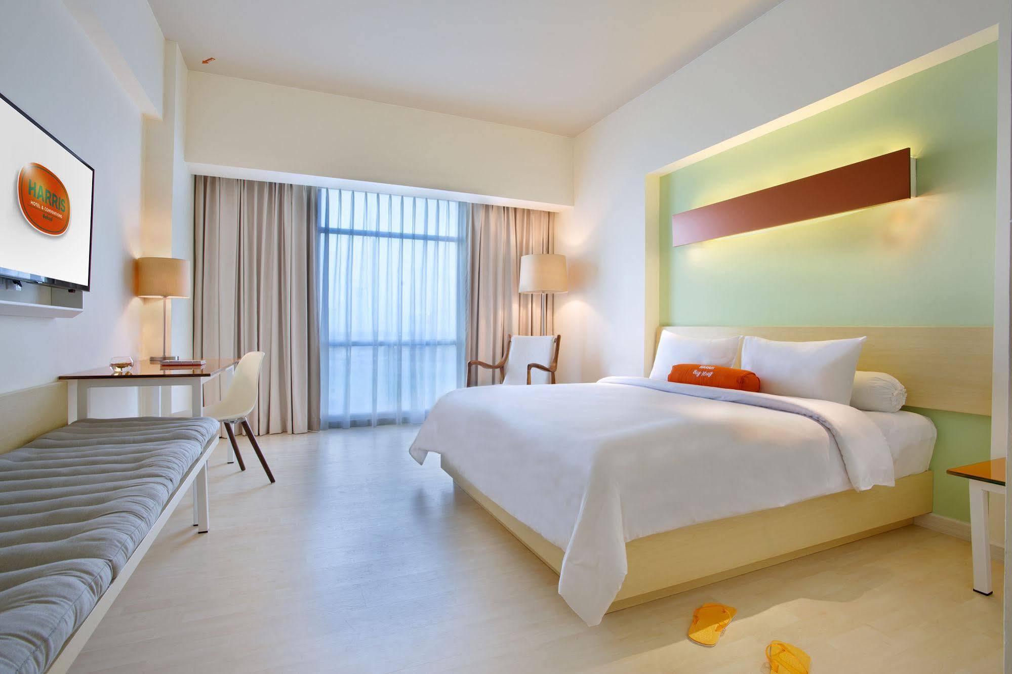 Harris Hotel & Conventions Bekasi Exterior photo